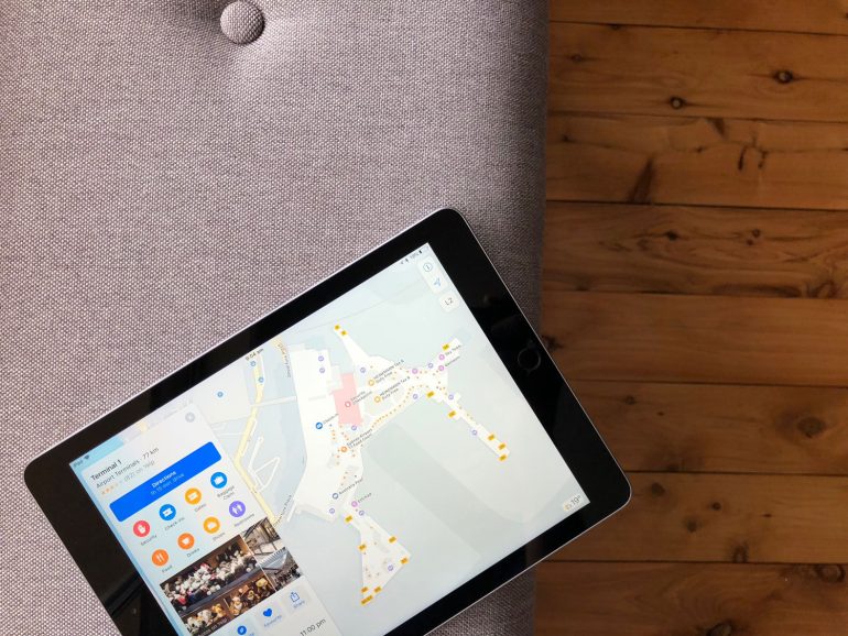 Sydney Airport Indoor Maps on Apple Maps with iPad